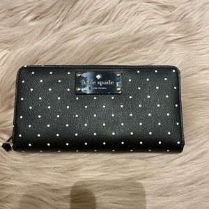 NWT kate spade Lacey Kennywood black dot wallet